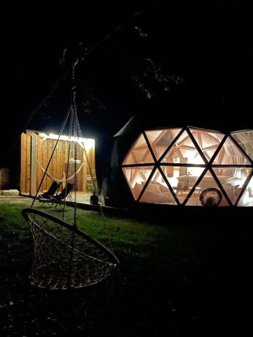 Dome Insolite Lichen Jacuzzi Et Petits-Dejeuners Inclus Gondrin Exterior photo